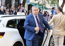 El exsecretario de Organización del PSOE, Santos Cerdán, a su llegada a declarar en el Tribunal Supremo el pasado lunes