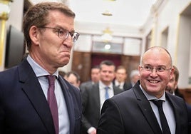 El líder del PP, Alberto Núñez Feijóo, junto al probable nuevo número dos del partido, Miguel Tellado (derecha).