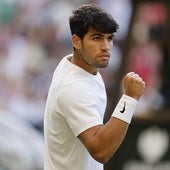 Carlos Alcaraz celebra un punto durante el partido que le midió a Jan-Lennard Struff.