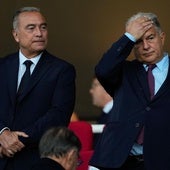 Joan Laporta, presidente del Barça, junto al vicepresidente deportivo de la entidad azulgrana, Rafael Yuste.