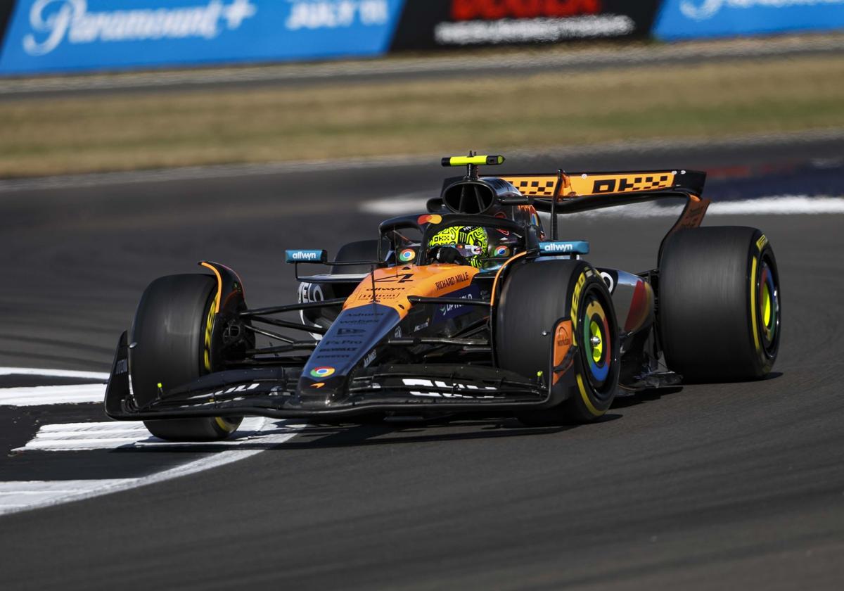 Lando Norris, durante los entrenamientos de este viernes en el circuito británico de Silverstone.
