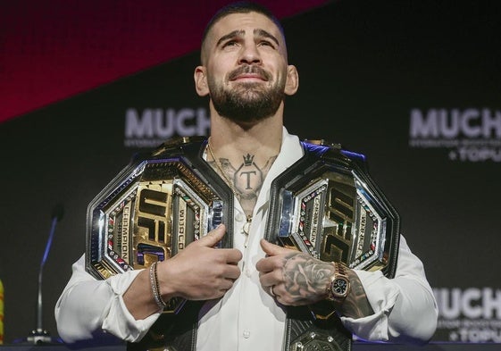 Ilia Topuria, doble campeón de la UFC