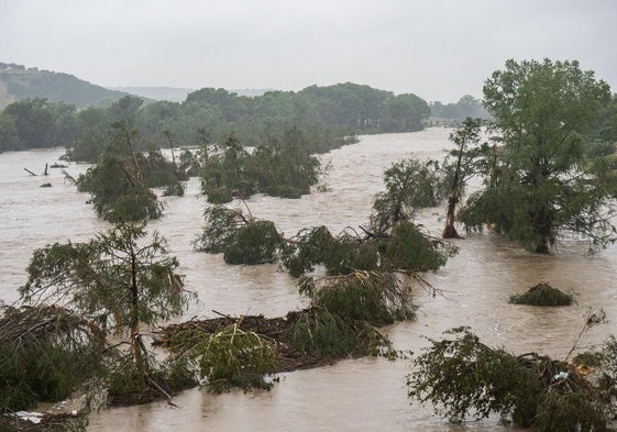 Al menos 24 muertos y 23 niñas scout desaparecidas en unas devastadoras inundaciones en Texas