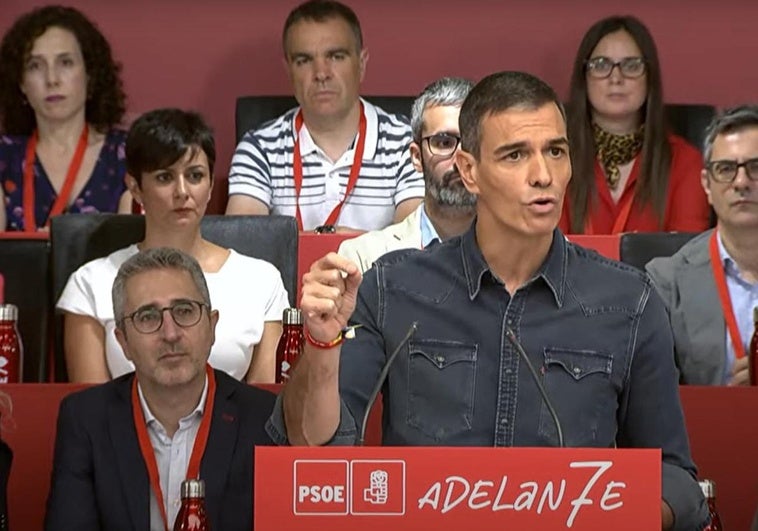 Sánchez: «Comparezco con el corazón tocado pero con la determinación intacta»