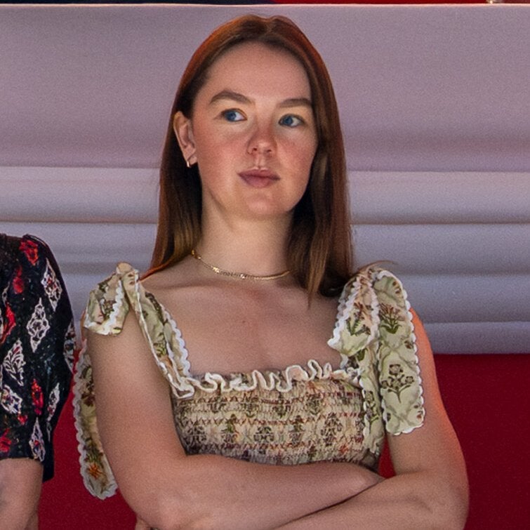 Alexandra de Hannover da una lección de estilo en Montecarlo con el vestido de flores que tiene una curiosa historia detrás