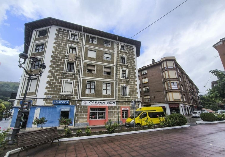 Desalojan del piso de Cantabria a la mujer que amenazaba con explosionar dos bombonas de butano
