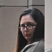 Erin Patterson en las afueras del juzgado.
