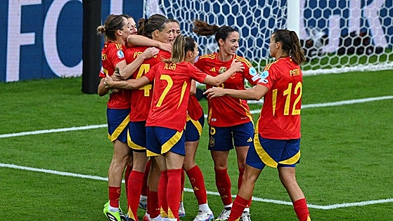 España no levanta el pie del acelerador