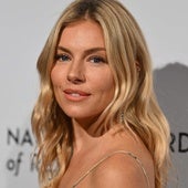 Carlos III entra en el mundo del cine de la mano de Sienna Miller