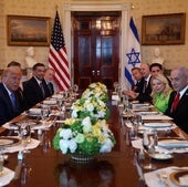Trump y Netanyahu cenaron juntos en la Sala Azul de la Casa Blanca, donde hablaron sobre Gaza e Irán.