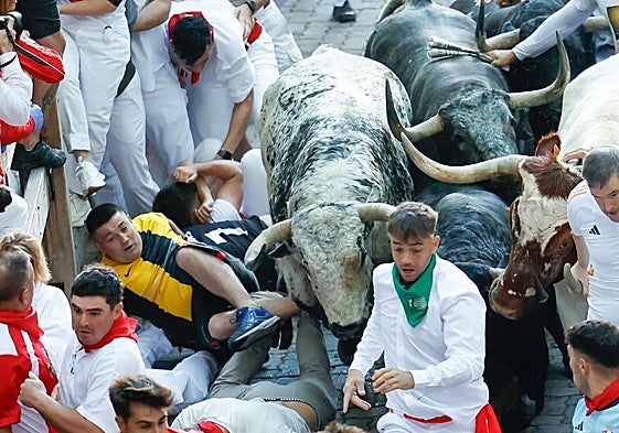El segundo encierro de San Fermín, en imágenes