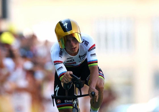 Evenepoel se lleva la crono y Pogacar da el primer mordisco