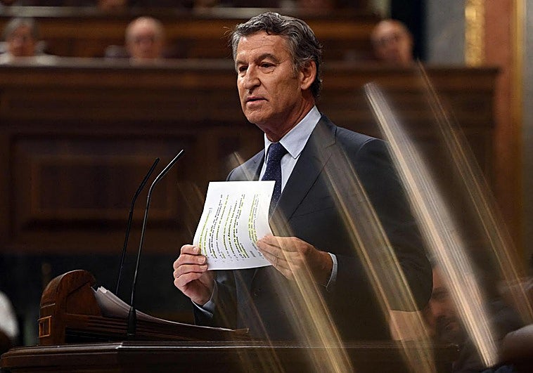 Feijóo y su batería de 50 preguntas para Sánchez.