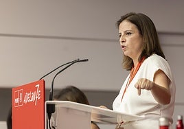La delegada del Gobierno en Asturias, Adriana Lastra, interviene en el Comité Federal del partido.