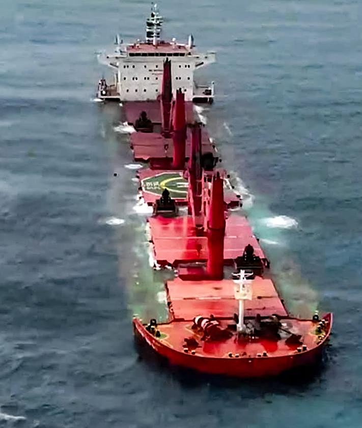 Imagen secundaria 2 - Así hundieron los rebeldes hutíes el buque griego Magic Seas