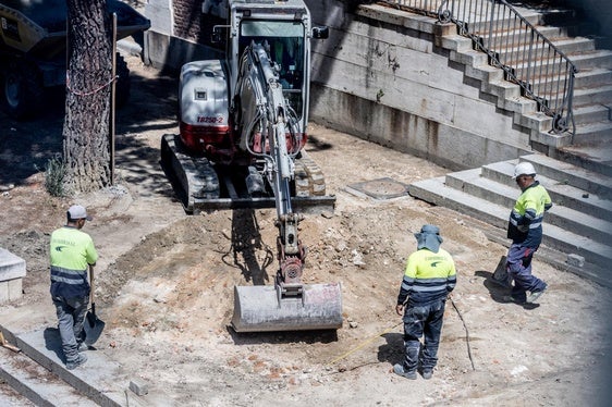Trabajadores al aire libre.