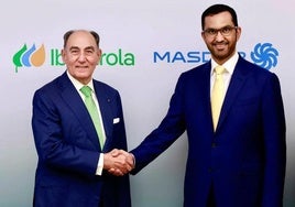 El presidente de Iberdrola, Ignacio Galán, junto al ministro de industria de Abu Dabi y presidente de Masdar, Al Jaber.