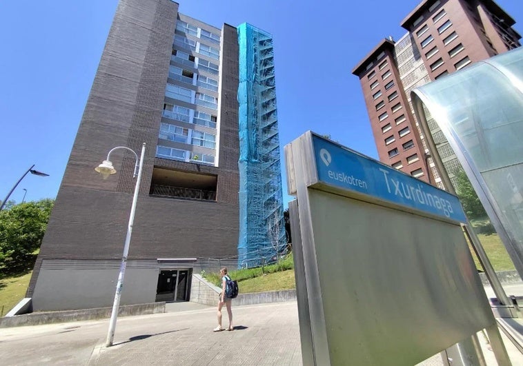 Apuñalan en el cuello a una educadora social de un piso tutelado en Bilbao