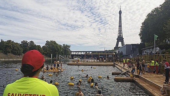 Bañarse en el Sena no entusiasma a los franceses