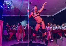 Gorka Antón, durante su espectáculo en La Tramoya de Bilbao