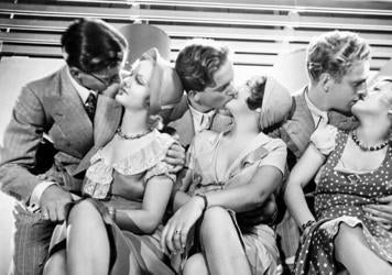 ¿Por qué las mujeres dan más importancia a los besos durante el sexo?