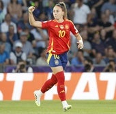 Athenea del Castillo celebra el gol que marcó el viernes ante Italia.