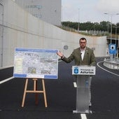 El presidente de Asturias, Adrián Barbón, en la inaguración del desdoblamiento entre Bobes y Samiguel
