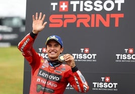 Marc Márquez gana el sprint de Alemania en modo caníbal