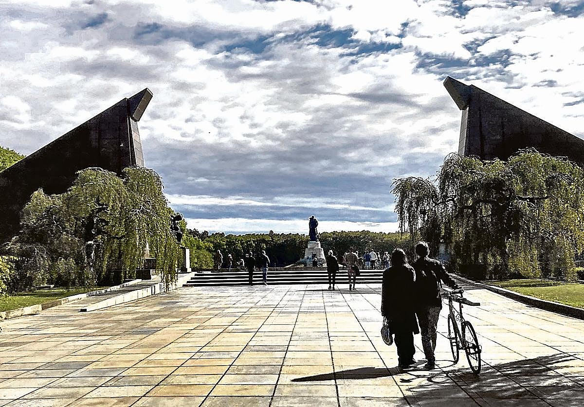 Monumento funerario en el parque de Treptow.