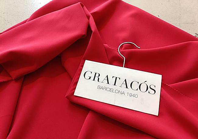 Imagen detalle de la tela escogida para la capa de Superman.