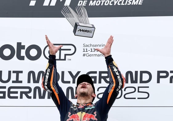 Deniz Öncü, en el podio de Sachsenring.