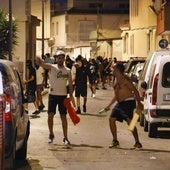 Varias personas durante los altercados en Torre Pacheco este sábado por la noche.