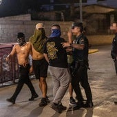 Los agentes de la Policía Local de Torre Pacheco, durante los altercados del sábado por la noche