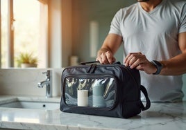 Descubre los mejores neceseres para hombre, para organizar tus productos de aseo
