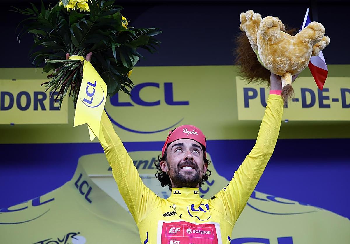 Healy celebra la consecución del maillot amarillo tras la décima etapa.