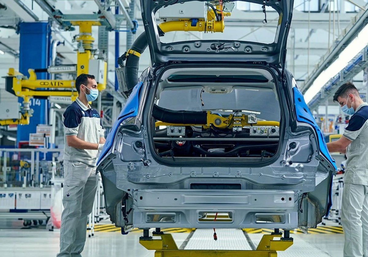 El estudio concluye que la pérdida de empleos en la fabricación de vehículos podría compensarse con la creación de más de 100.000 nuevos puestos de trabajo en la fabricación de baterías