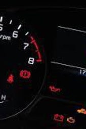 Indicadores luminosos de posibles averías en el coche