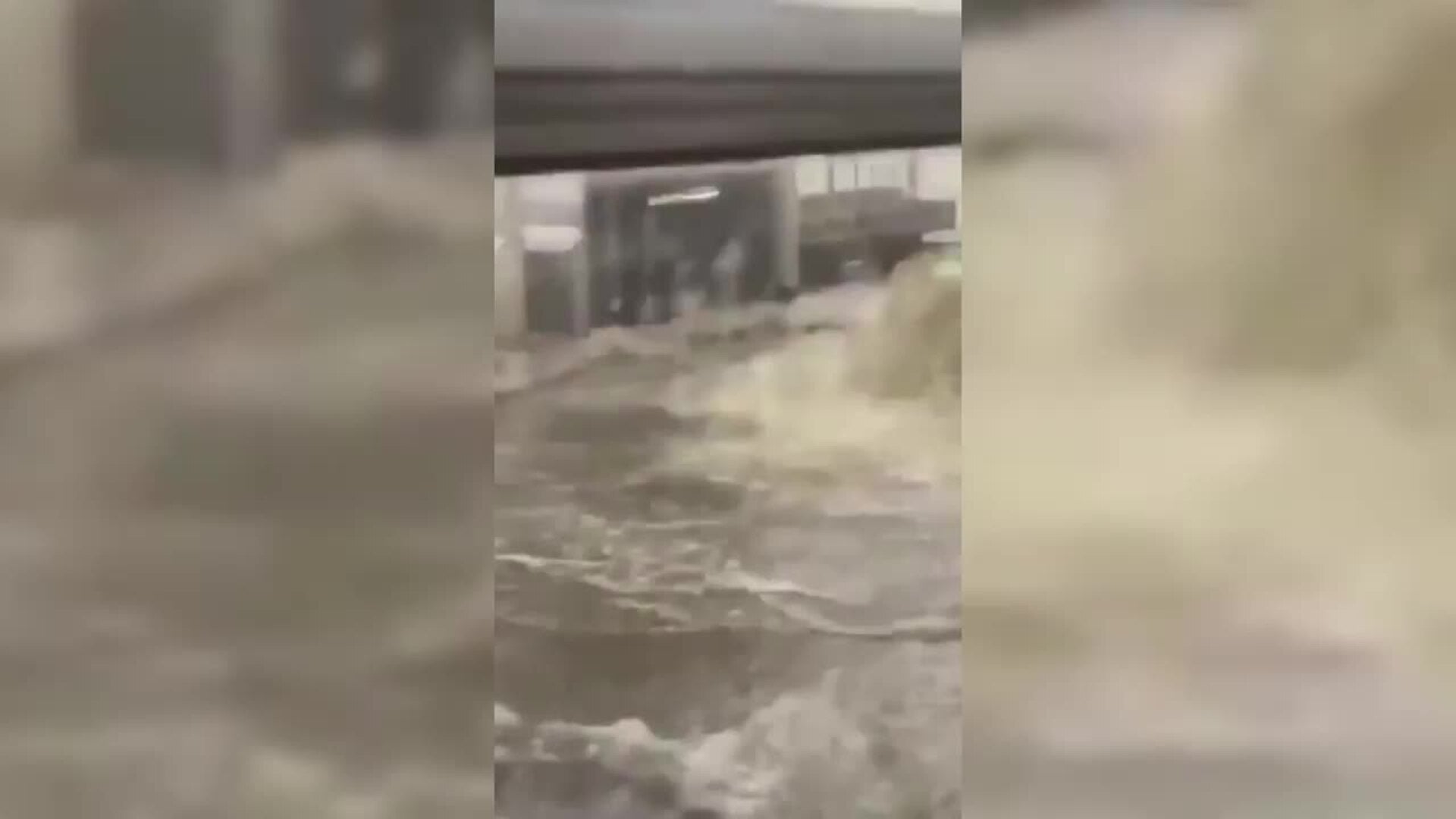 Una fuerte tormenta inunda el metro de Nueva York