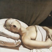 Una de la obras expuestas en 'Anna Weyant', en el Museo Thyssen, titulada 'Duermevela'.
