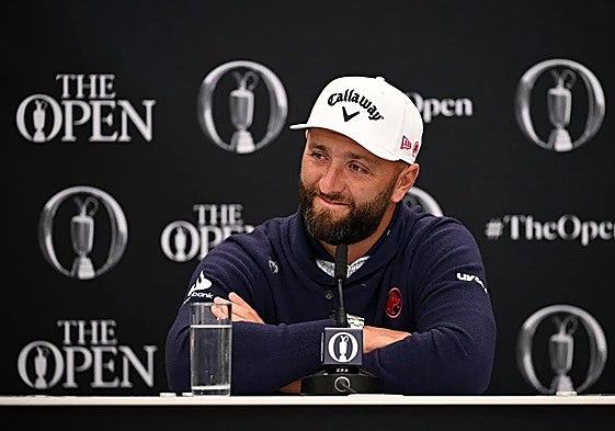 Jon Rahm, sonriente y relajado, en la rueda de prensa previa al torneo.