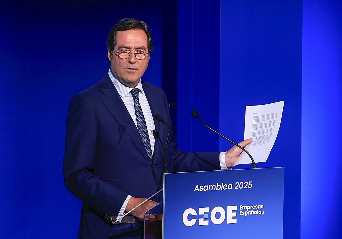 El presidente de CEOE, Antonio Garamendi, durante su intervención.