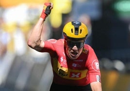 Abrahamsen vence en Toulouse y Pogacar se lleva un susto
