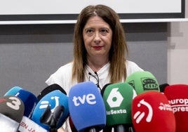 Leire Díez ante los medios