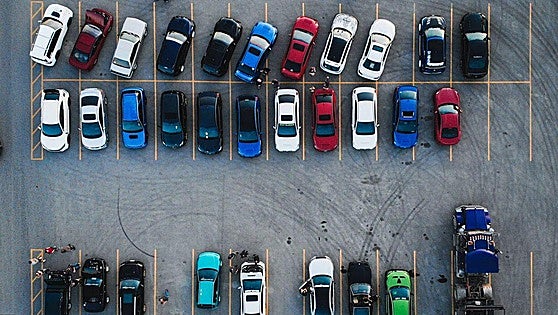 Los españoles renuncian a la propiedad: el renting ya copa uno de cada cuatro coches