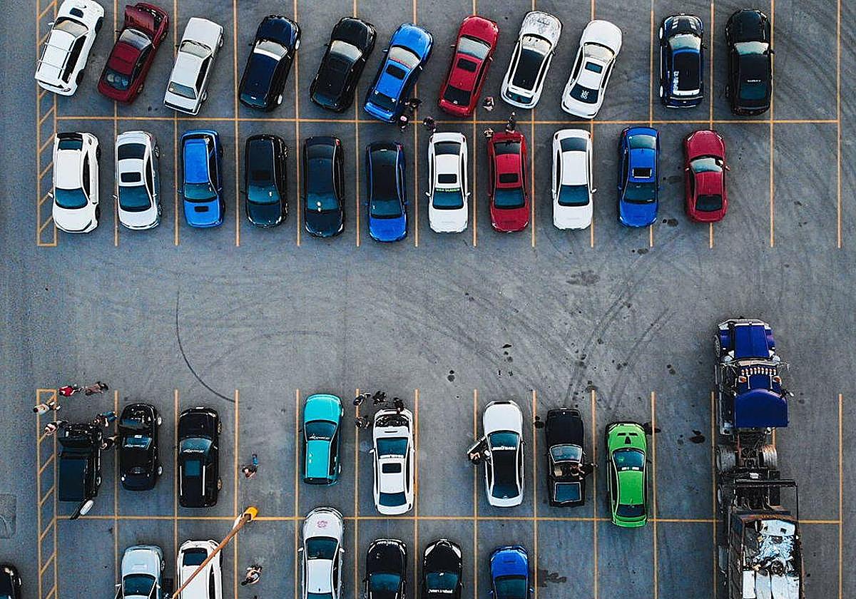 Los españoles renuncian a la propiedad: el renting ya copa uno de cada cuatro coches