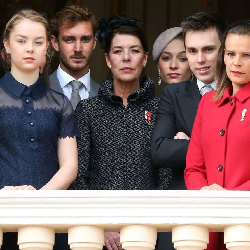 Cómo se llevan los hijos de Estefanía y Carolina de Mónaco: de los misteriosos Casiraghi a los mediáticos Ducruet