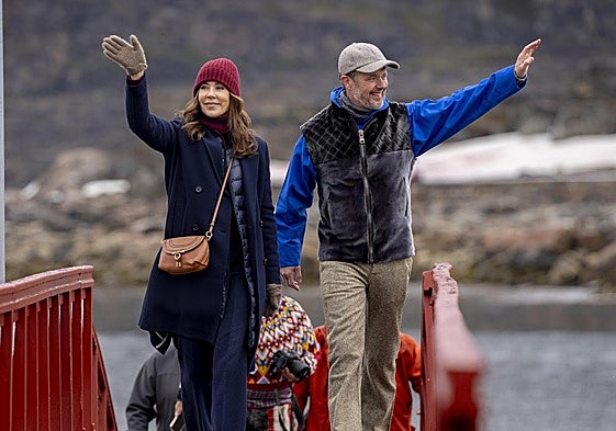 Federico y Mary de Dinamarca visitan Groenlandia.