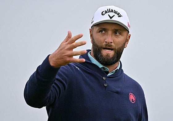Jon Rahm gesticula en la primera jornada del Abierto Británico.