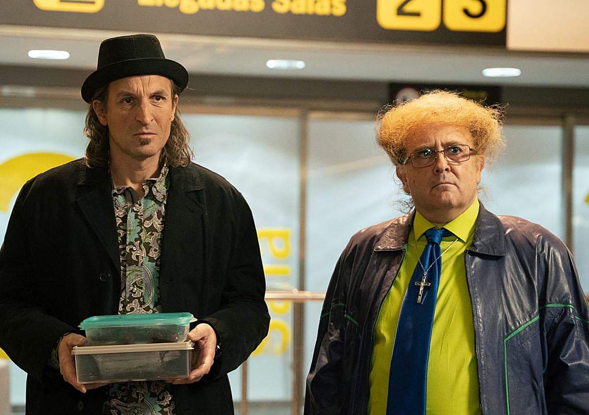 Imagen secundaria 1 - Rocío Ibáñez, Sofía González, Julián Villagrán, Carlos Areces y Natalia de Molina. 