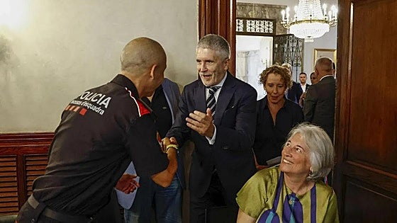 Marlaska reivindica la eficacia de los agentes ante los «salvapatrias»